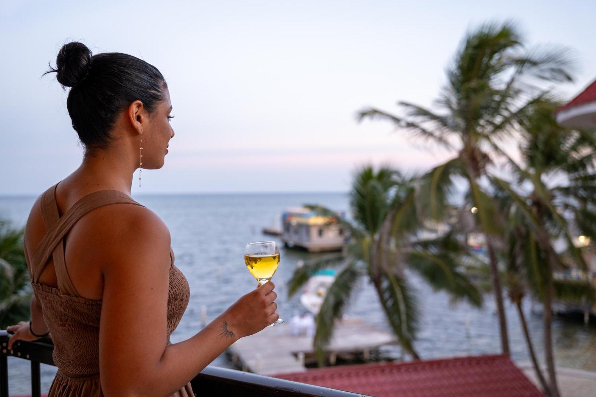 Sunbreeze Suites San Pedro  Ngoại thất bức ảnh